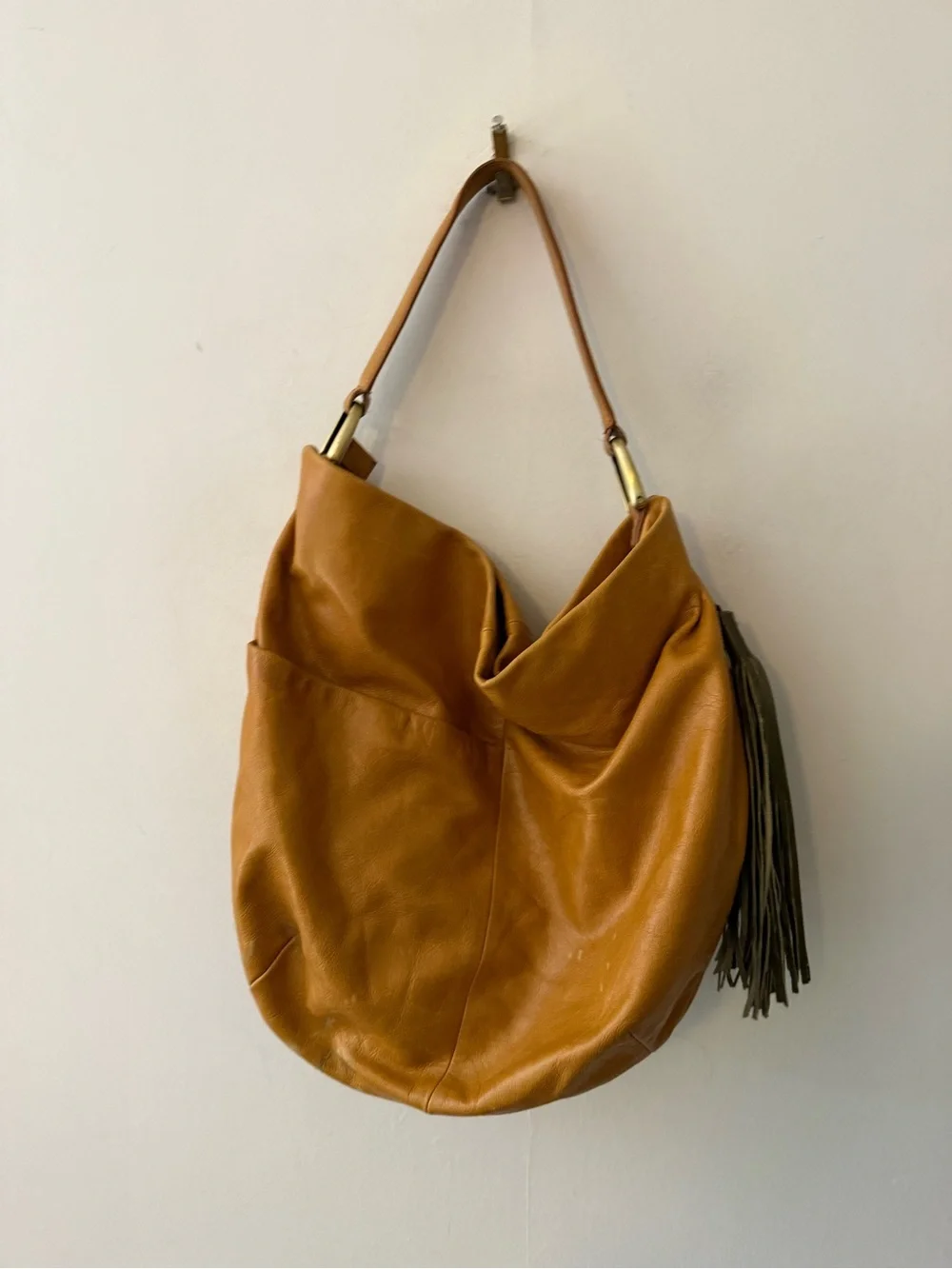 Leather Hobo Shoulder Bag in Camel w Tassel side pocket